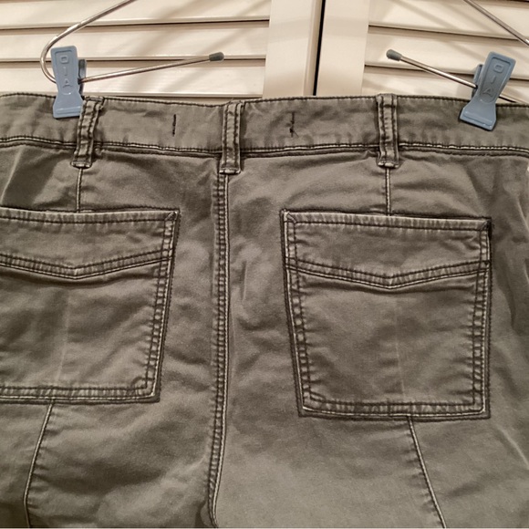 Skinny Cargos  in Olive 28 - Picture 3 of 12